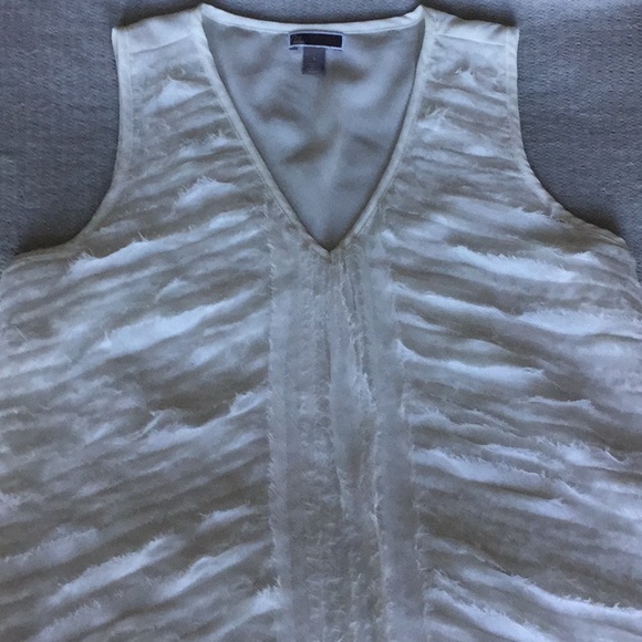 Chelsea28 ivory textured tank. - Picture 1 of 6